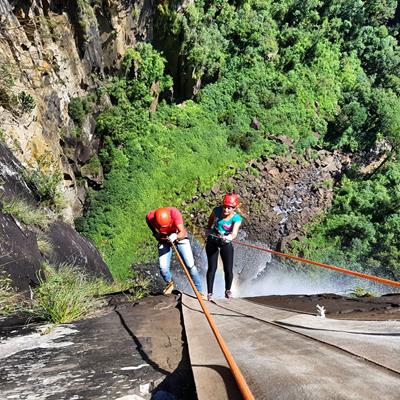 Realizado Rappel na Cascata do Avencal 60